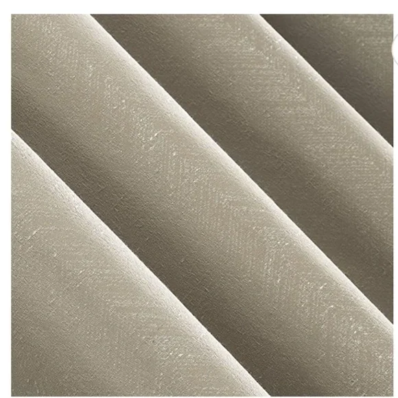 Sun Zero Pasqual Chevron Thermal 100% Blackout Grommet 2 Panels Curtain 52 X 96 - Picture 4 of 10